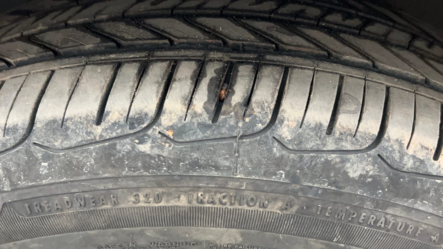 Used 2019 Volkswagen Polo Highline Plus 1.5 (D) 16 Alloy Diesel Manual tyres LEFT FRONT TYRE TREAD VIEW