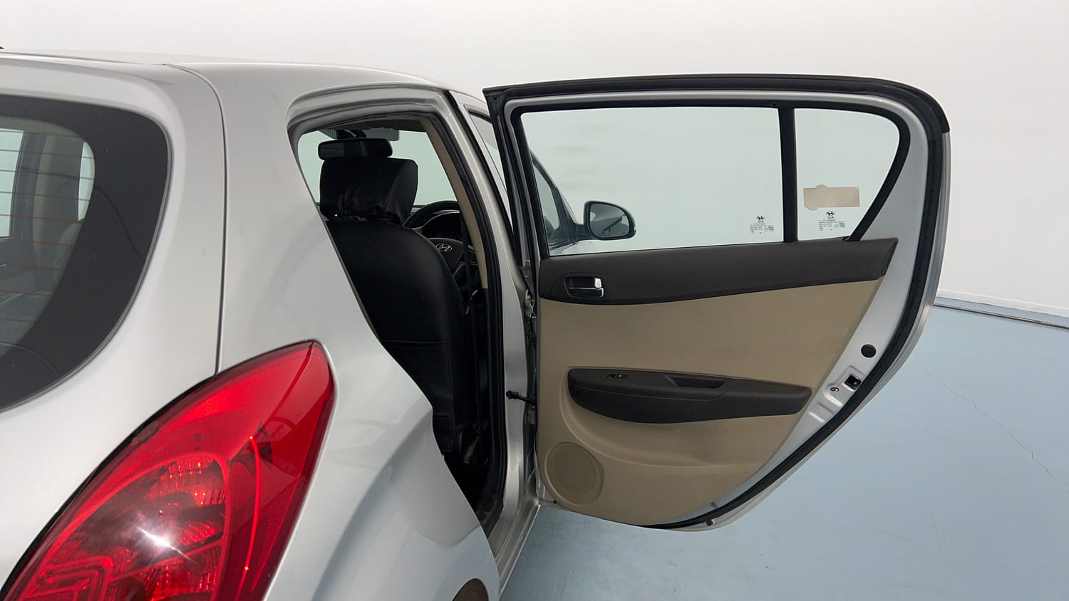 Used 2014 Hyundai i20 Sportz 1.2 Petrol Manual interior RIGHT REAR DOOR OPEN VIEW