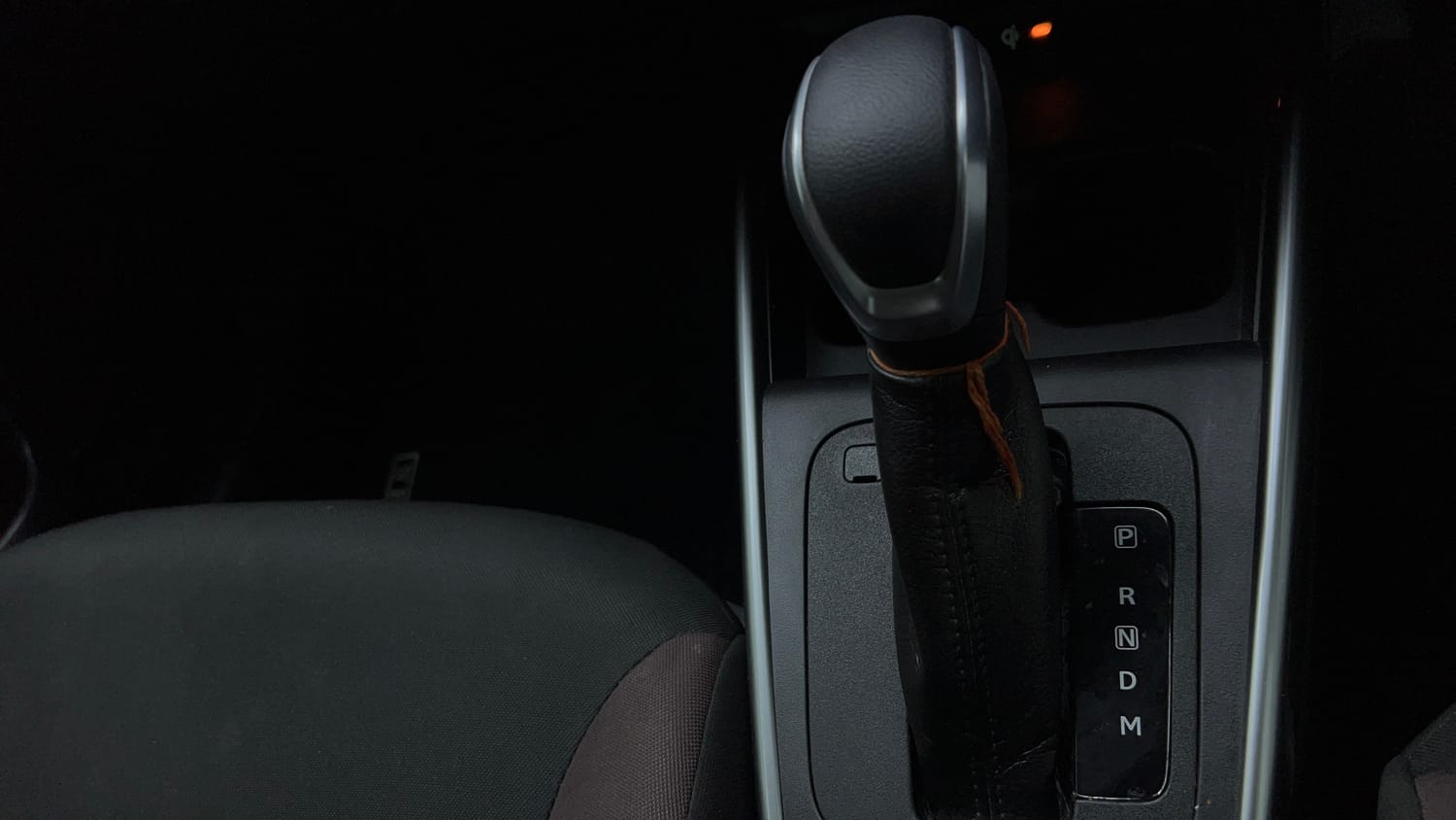 Used 2024 Maruti Suzuki Fronx Alpha 1.0L Turbo 6 AT Petrol Automatic interior GEAR  KNOB VIEW