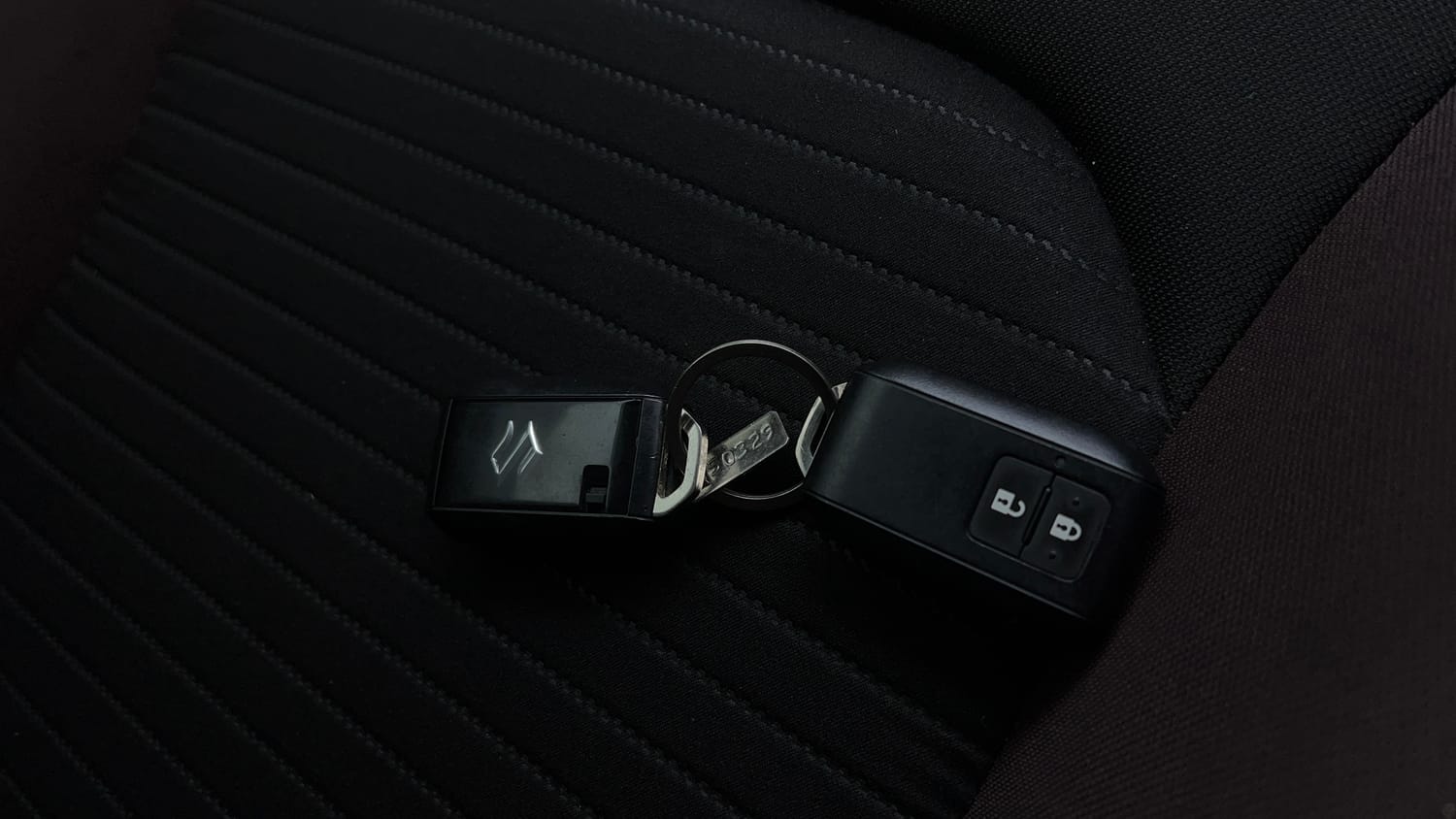 Used 2024 Maruti Suzuki Fronx Alpha 1.0L Turbo 6 AT Petrol Automatic extra CAR KEY VIEW