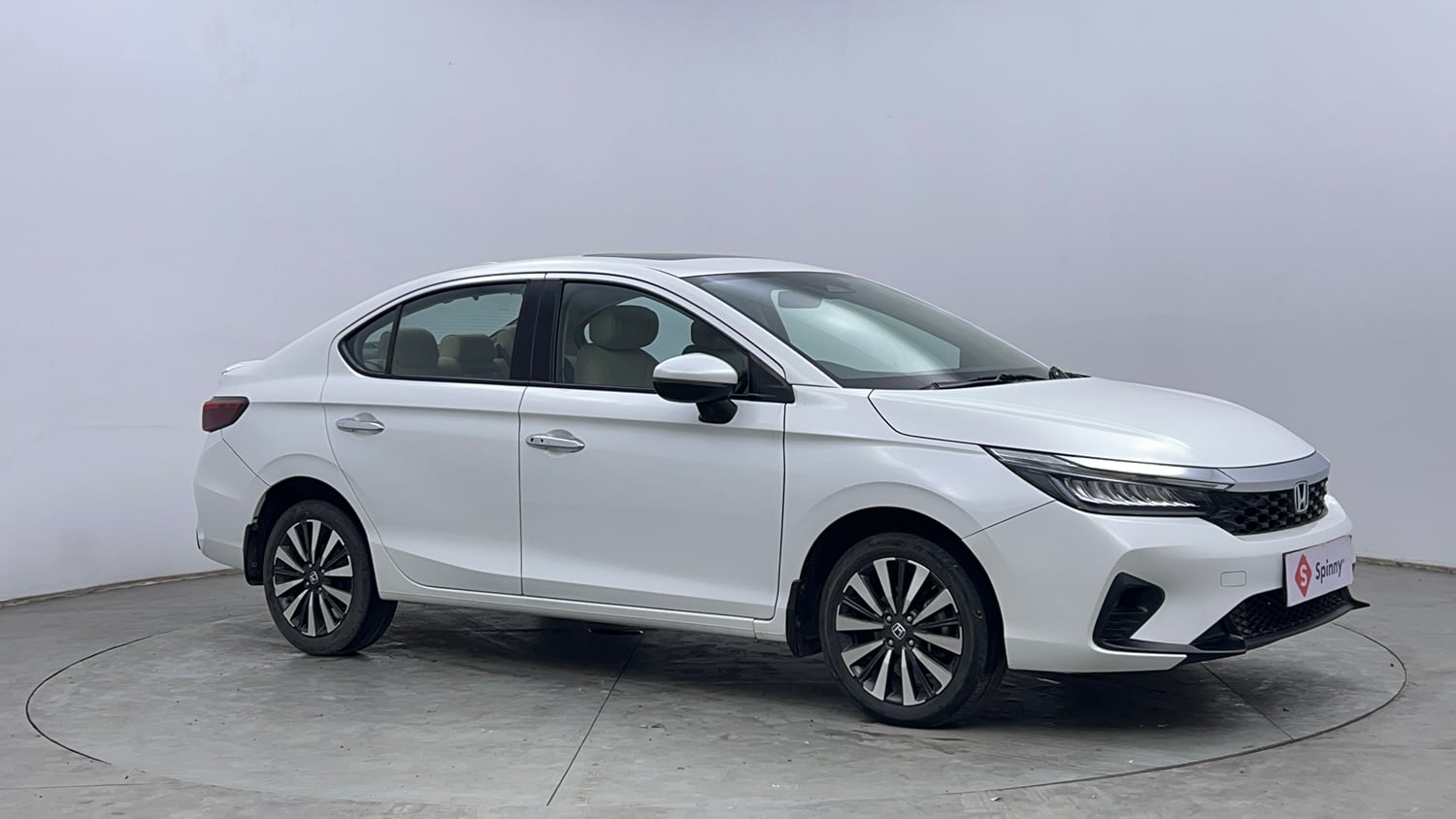 Used 2023 Honda City ZX Petrol MT Petrol Manual exterior RIGHT FRONT CORNER VIEW