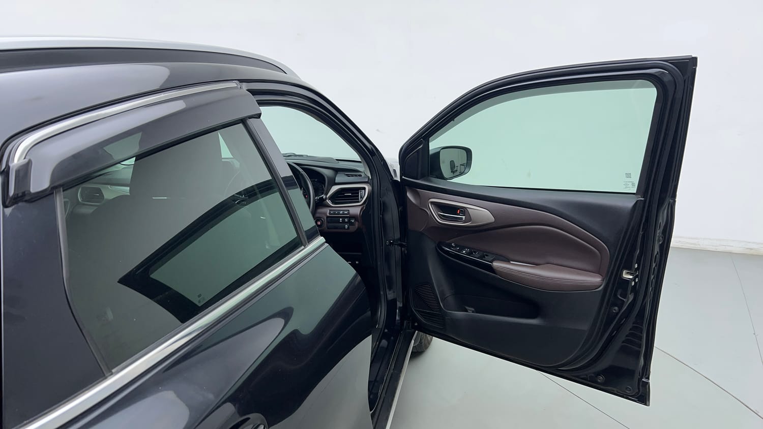Used 2024 Maruti Suzuki Fronx Alpha 1.0L Turbo 6 AT Petrol Automatic interior RIGHT FRONT DOOR OPEN VIEW