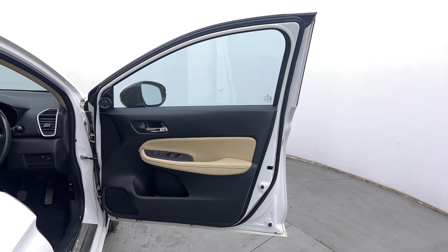 Used 2023 Honda City ZX Petrol MT Petrol Manual interior RIGHT FRONT DOOR OPEN VIEW