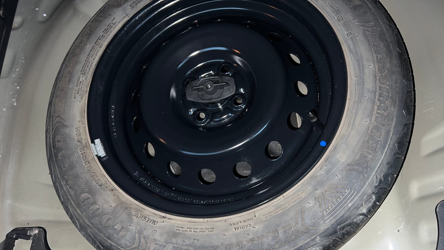 Used 2024 Maruti Suzuki Fronx Alpha 1.0L Turbo 6 AT Petrol Automatic tyres SPARE TYRE VIEW