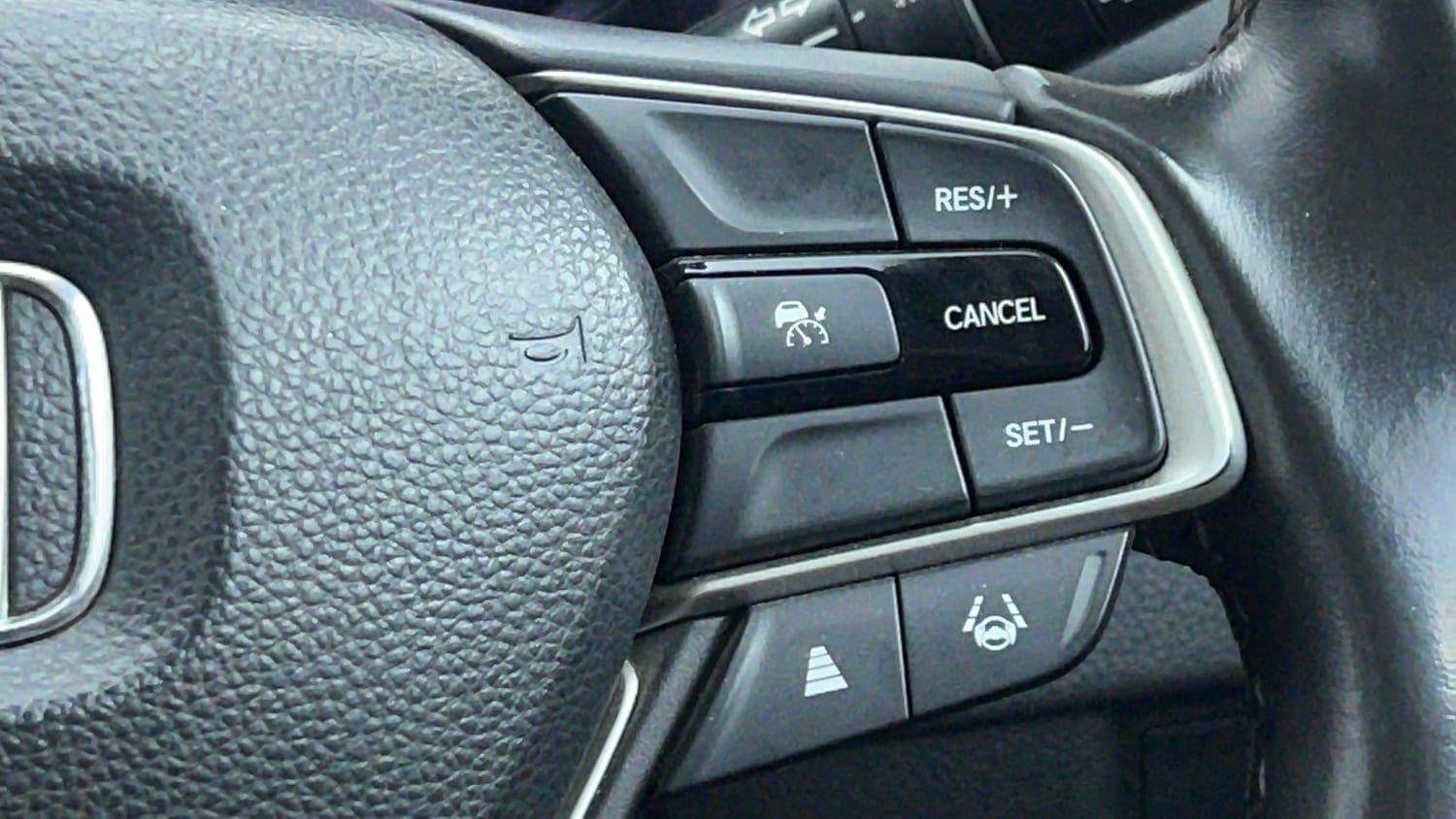 Used 2023 Honda City ZX Petrol MT Petrol Manual top_features Cruise control