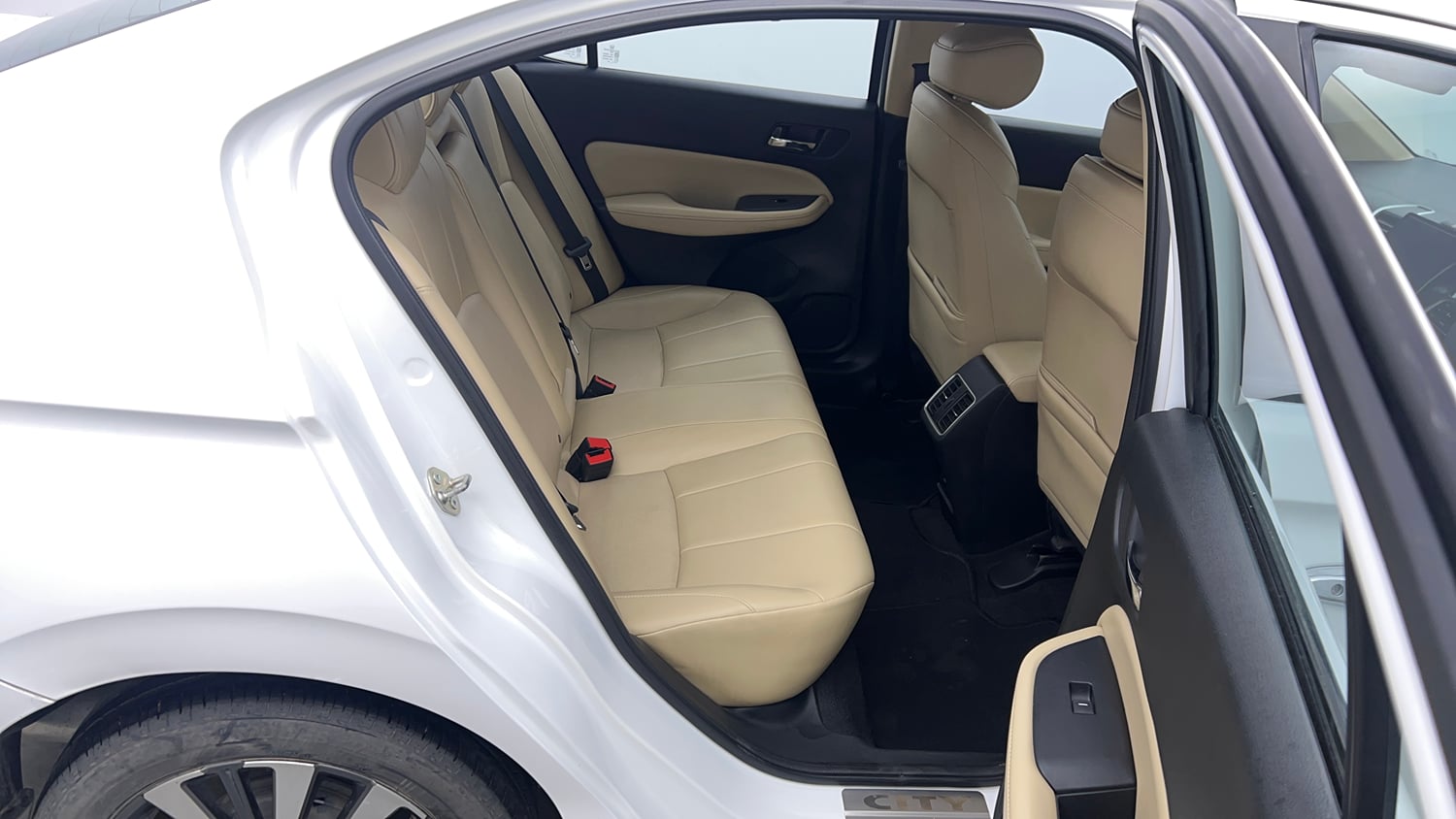 Used 2023 Honda City ZX Petrol MT Petrol Manual interior RIGHT SIDE REAR DOOR CABIN VIEW