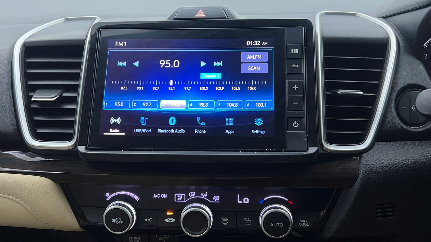 Used 2023 Honda City ZX Petrol MT Petrol Manual interior MUSIC SYSTEM & AC CONTROL VIEW