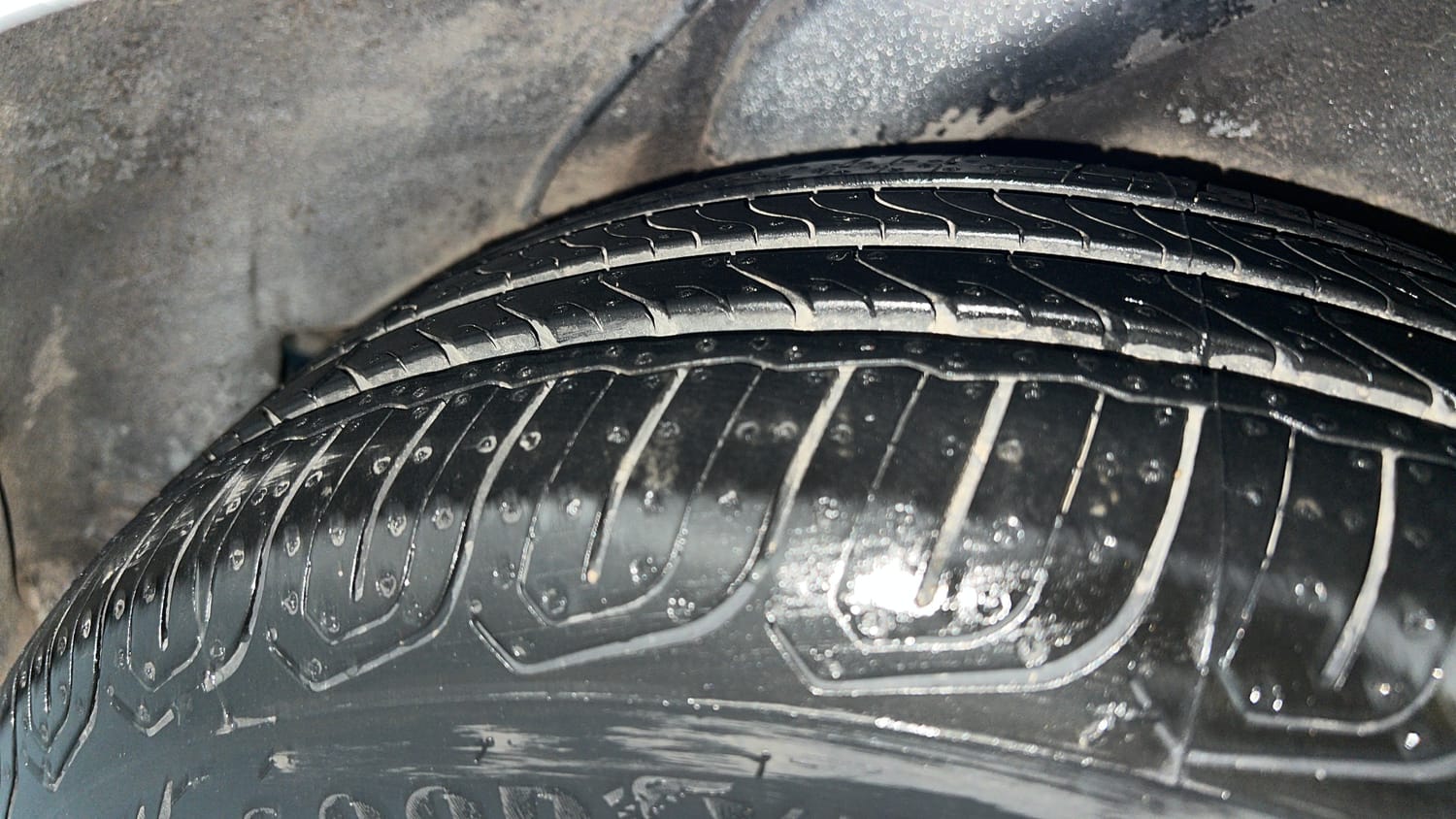 Used 2014 Hyundai i20 Sportz 1.2 Petrol Manual tyres LEFT REAR TYRE TREAD VIEW