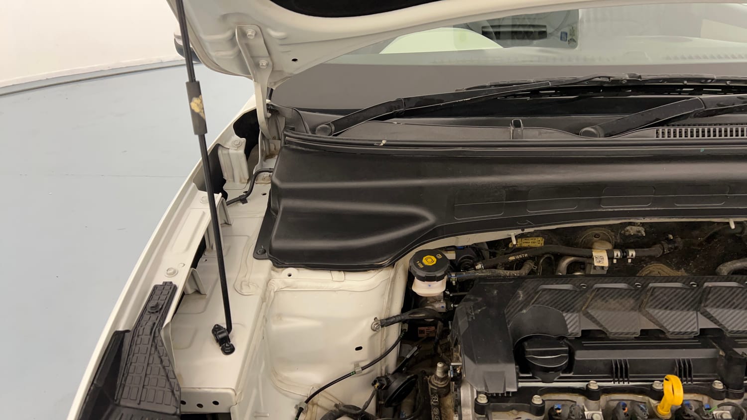 Used 2022 Hyundai Creta SX 1.5 Petrol Petrol Manual engine ENGINE RIGHT SIDE HINGE & APRON VIEW