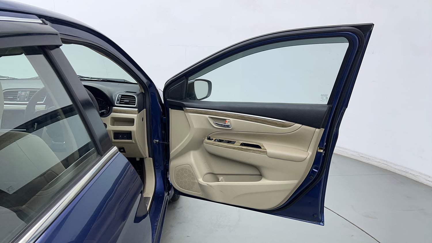 Used 2021 Maruti Suzuki Ciaz Alpha Hybrid 1.5 Petrol Manual interior RIGHT FRONT DOOR OPEN VIEW
