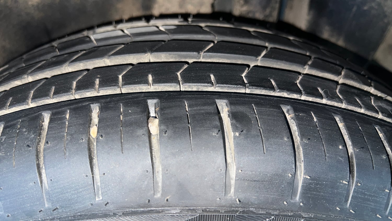 Used 2021 Maruti Suzuki Ciaz Alpha Hybrid 1.5 Petrol Manual tyres LEFT REAR TYRE TREAD VIEW