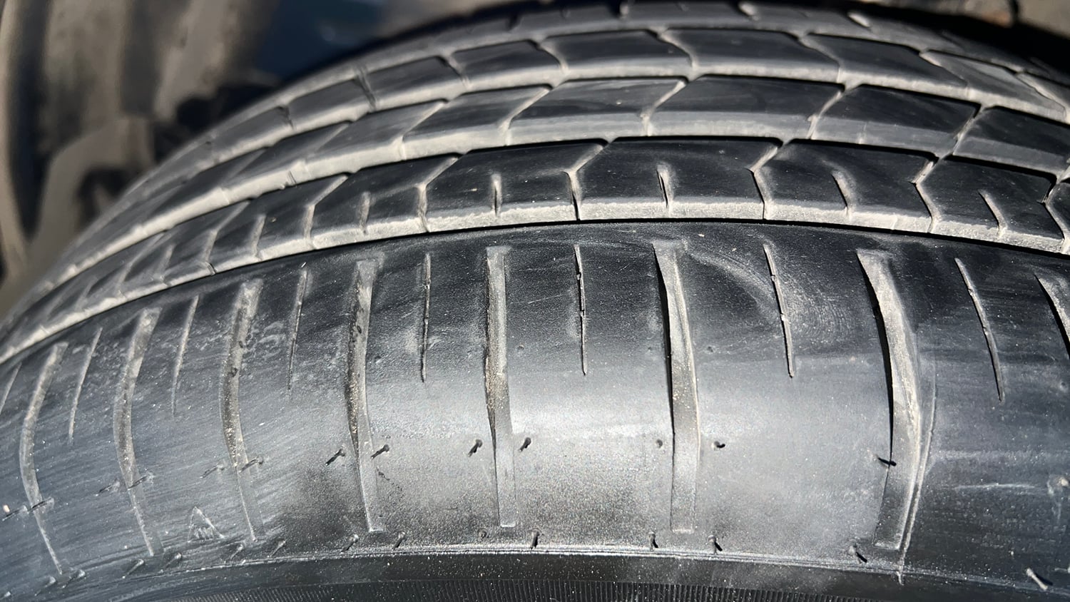 Used 2021 Maruti Suzuki Ciaz Alpha Hybrid 1.5 Petrol Manual tyres LEFT FRONT TYRE TREAD VIEW