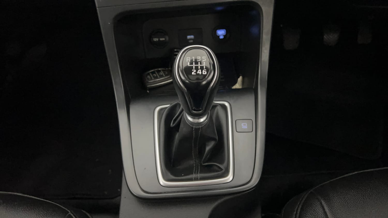 Used 2022 Hyundai Creta SX 1.5 Petrol Petrol Manual interior GEAR  KNOB VIEW
