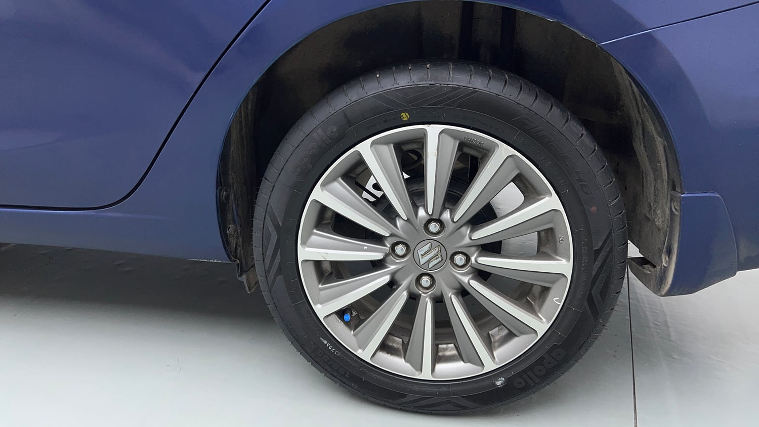 Used 2021 Maruti Suzuki Ciaz Alpha Hybrid 1.5 Petrol Manual tyres LEFT REAR TYRE RIM VIEW