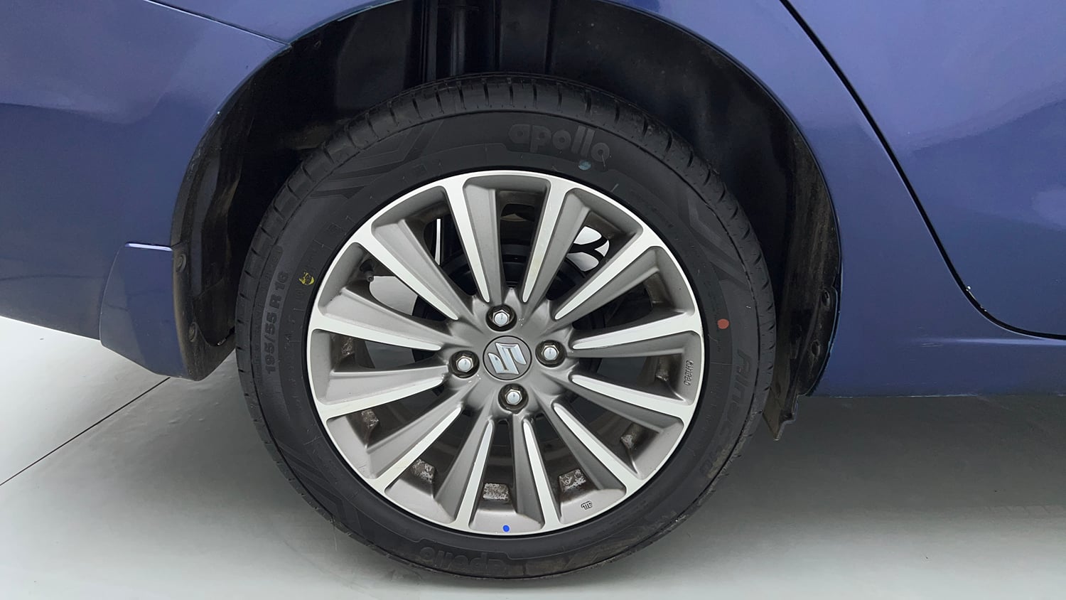 Used 2021 Maruti Suzuki Ciaz Alpha Hybrid 1.5 Petrol Manual tyres RIGHT REAR TYRE RIM VIEW