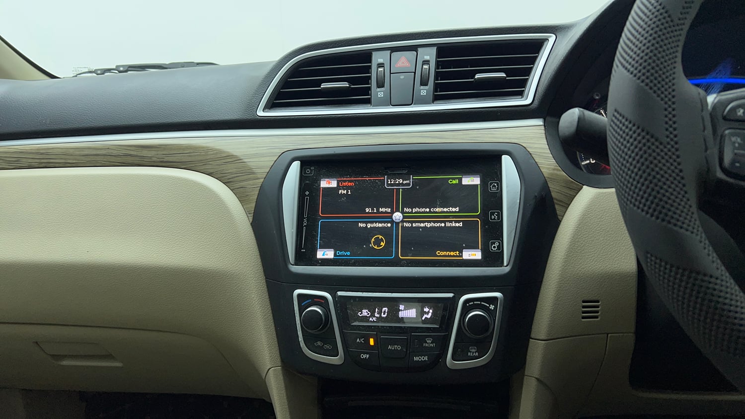 Used 2021 Maruti Suzuki Ciaz Alpha Hybrid 1.5 Petrol Manual top_features Integrated (in-dash) music system