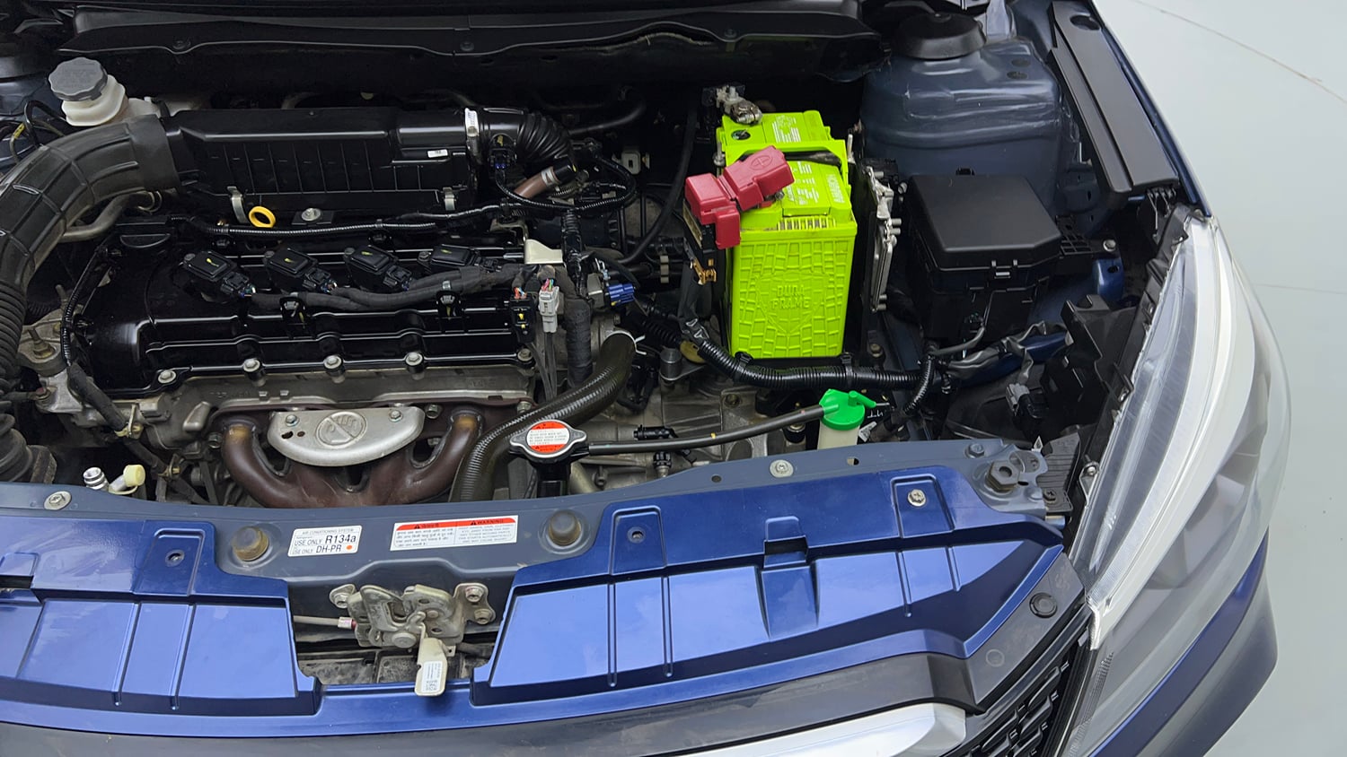 Used 2021 Maruti Suzuki Ciaz Alpha Hybrid 1.5 Petrol Manual engine ENGINE LEFT SIDE VIEW