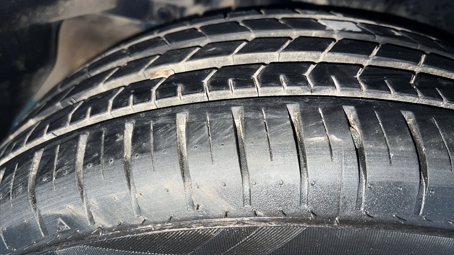 Used 2021 Maruti Suzuki Ciaz Alpha Hybrid 1.5 Petrol Manual tyres RIGHT REAR TYRE TREAD VIEW