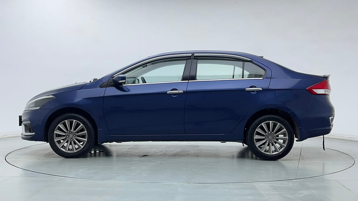Used 2021 Maruti Suzuki Ciaz Alpha Hybrid 1.5 Petrol Manual exterior LEFT SIDE VIEW