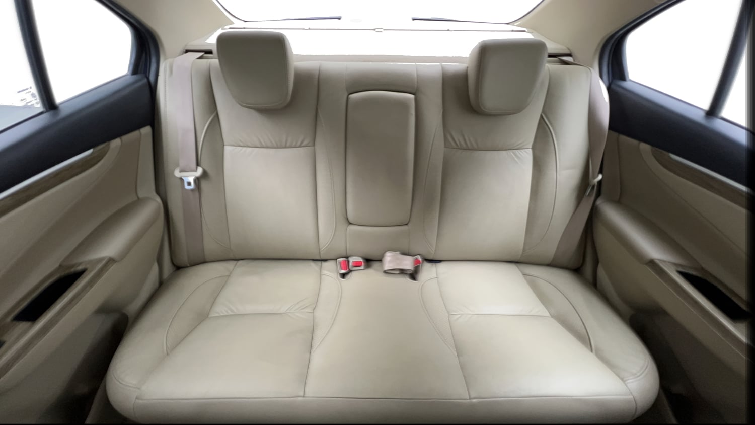 Used 2021 Maruti Suzuki Ciaz Alpha Hybrid 1.5 Petrol Manual interior REAR SEAT CONDITION VIEW