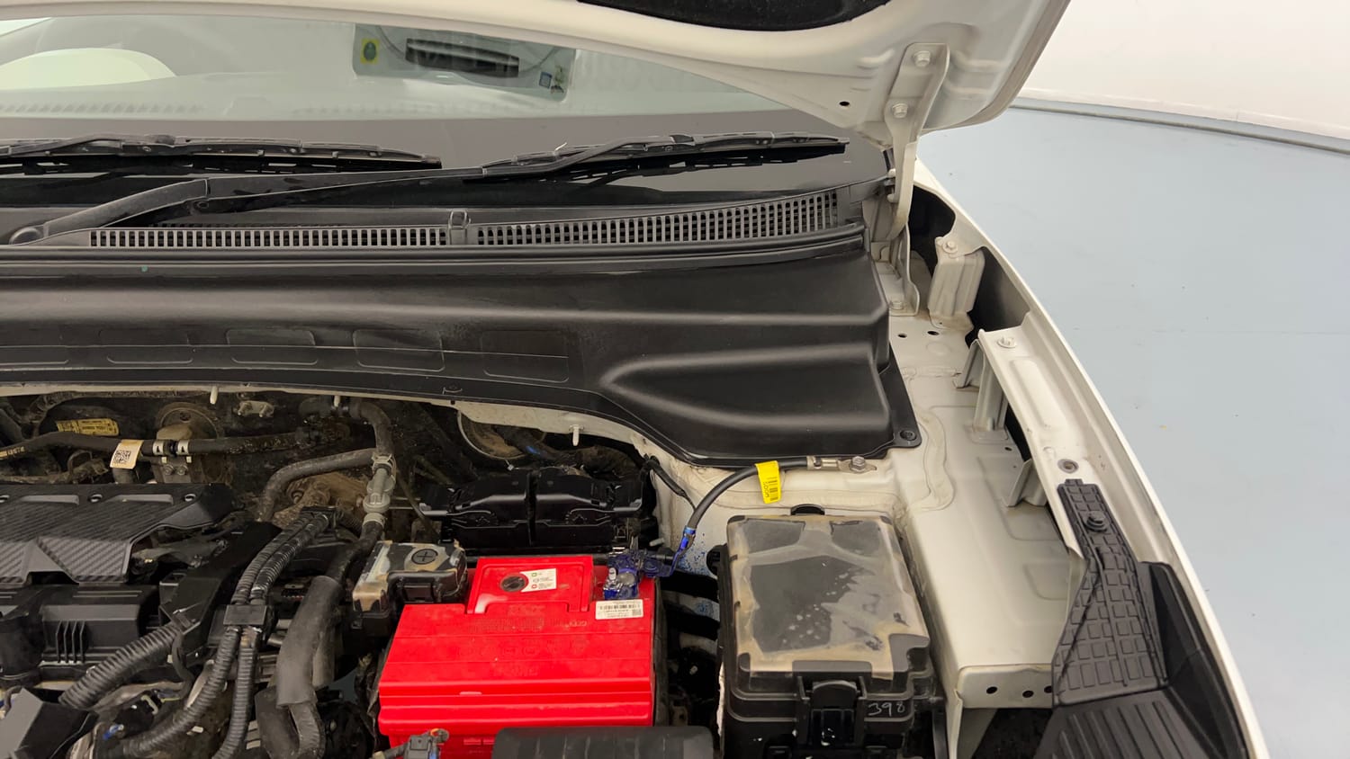 Used 2022 Hyundai Creta SX 1.5 Petrol Petrol Manual engine ENGINE LEFT SIDE HINGE & APRON VIEW