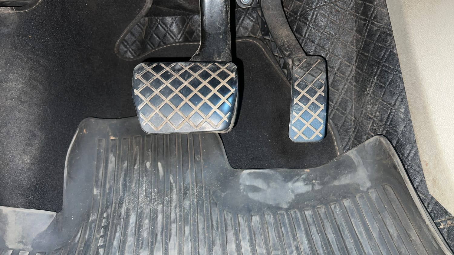 Used 2016 Skoda Superb L&K TDI AT Diesel Automatic interior PEDALS VIEW