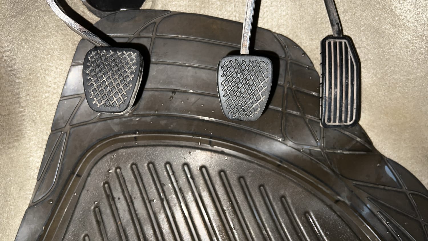 Used 2013 Honda Brio VX MT Petrol Manual interior PEDALS VIEW