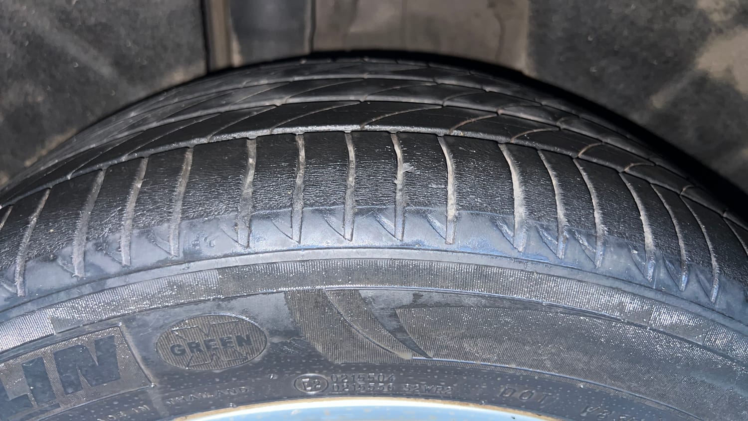 Used 2016 Skoda Superb L&K TDI AT Diesel Automatic tyres RIGHT REAR TYRE TREAD VIEW