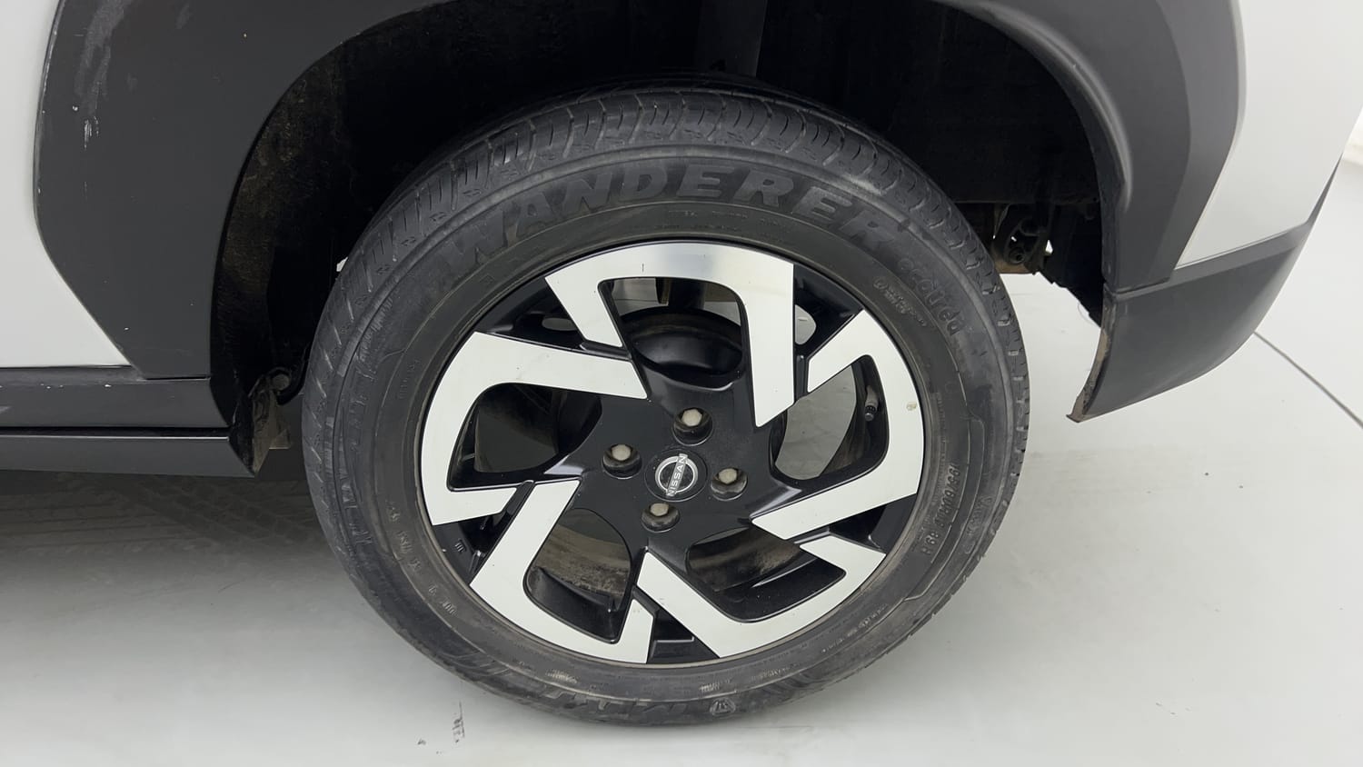 Used 2023 Nissan Magnite XV Premium Petrol Manual tyres LEFT REAR TYRE RIM VIEW