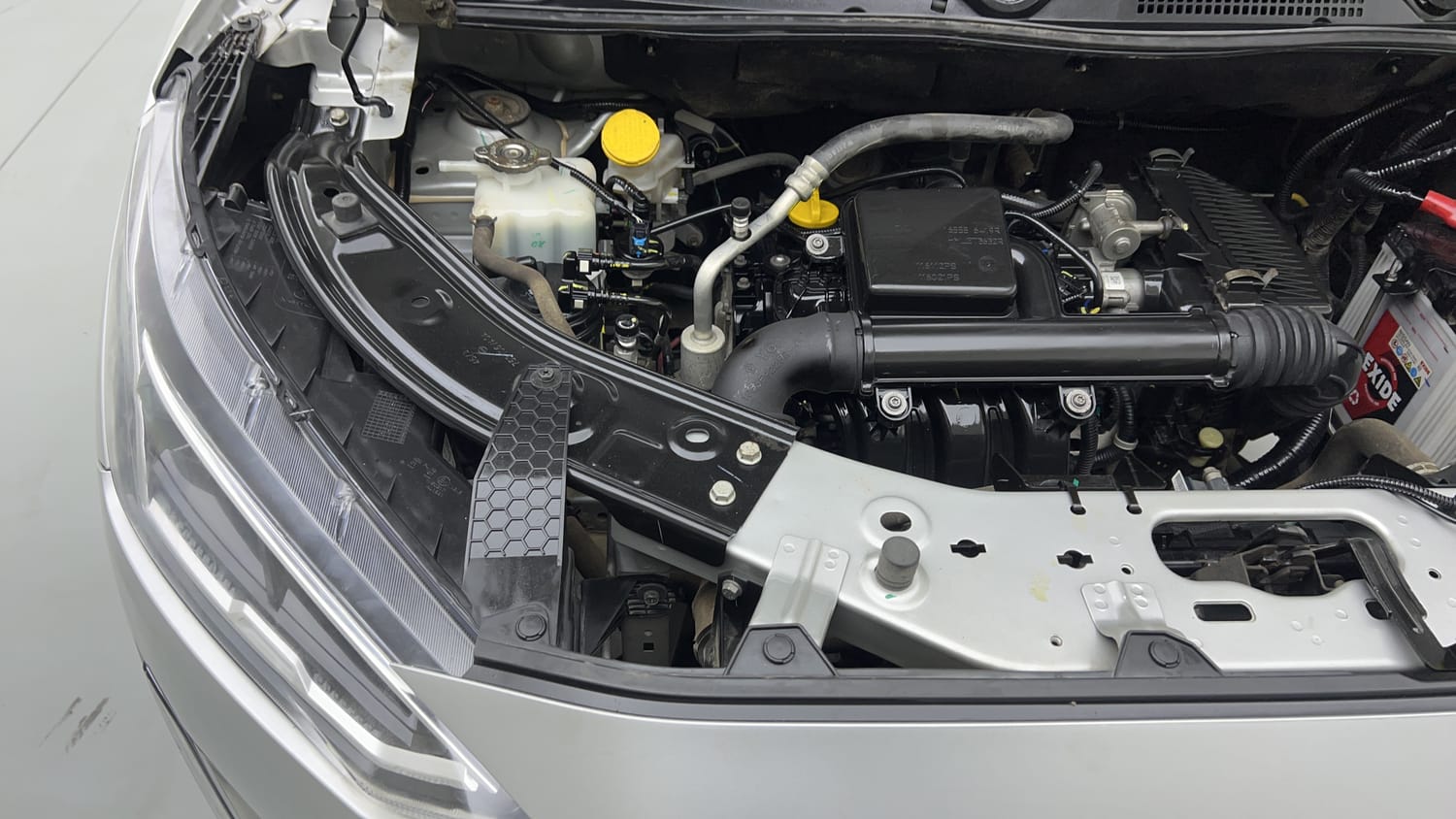 Used 2023 Nissan Magnite XV Premium Petrol Manual engine ENGINE RIGHT SIDE VIEW