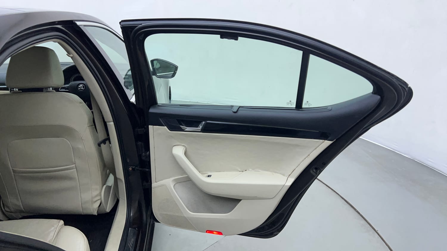 Used 2016 Skoda Superb L&K TDI AT Diesel Automatic interior RIGHT REAR DOOR OPEN VIEW