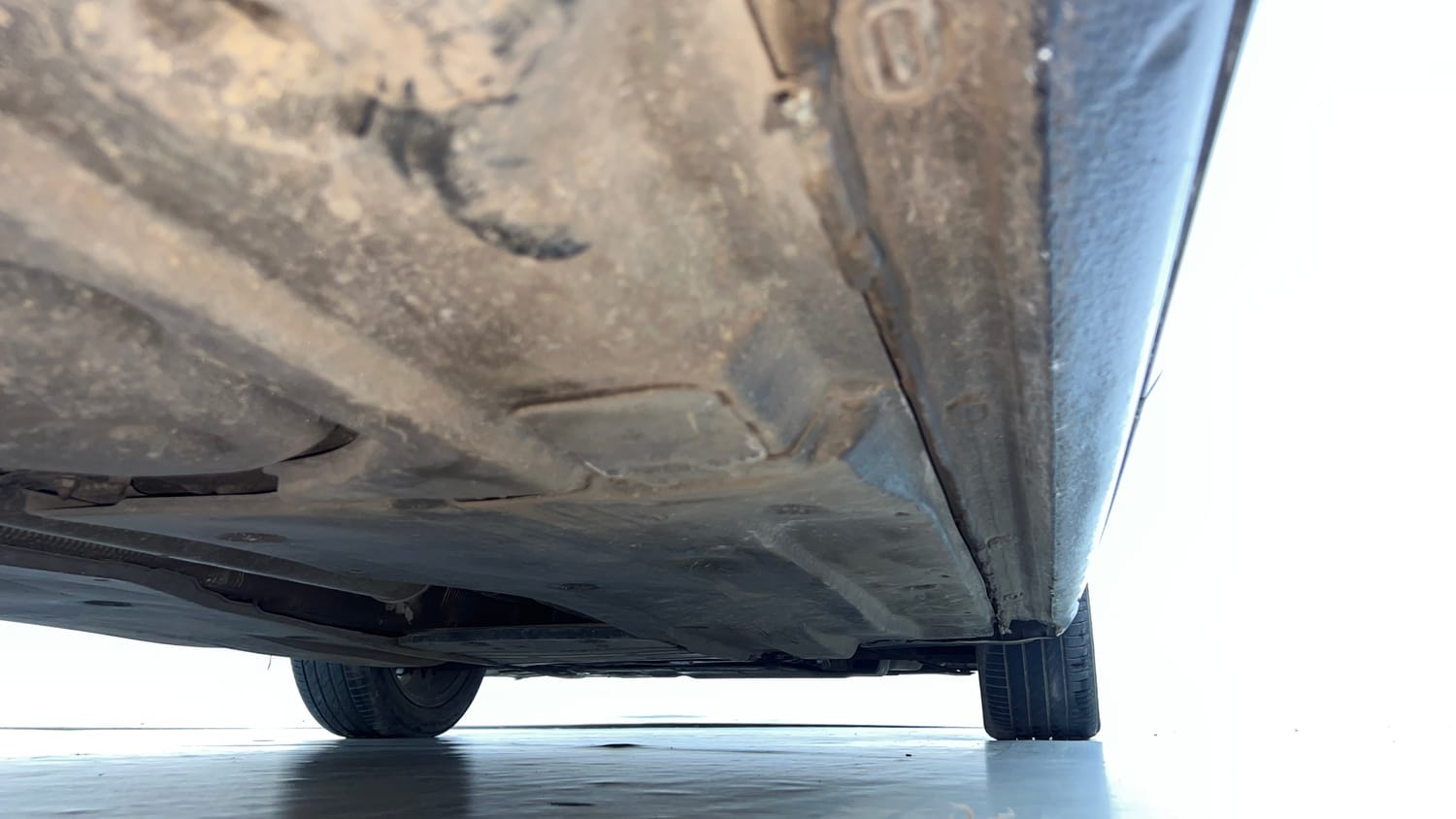 Used 2016 Skoda Superb L&K TDI AT Diesel Automatic extra REAR RIGHT UNDERBODY VIEW