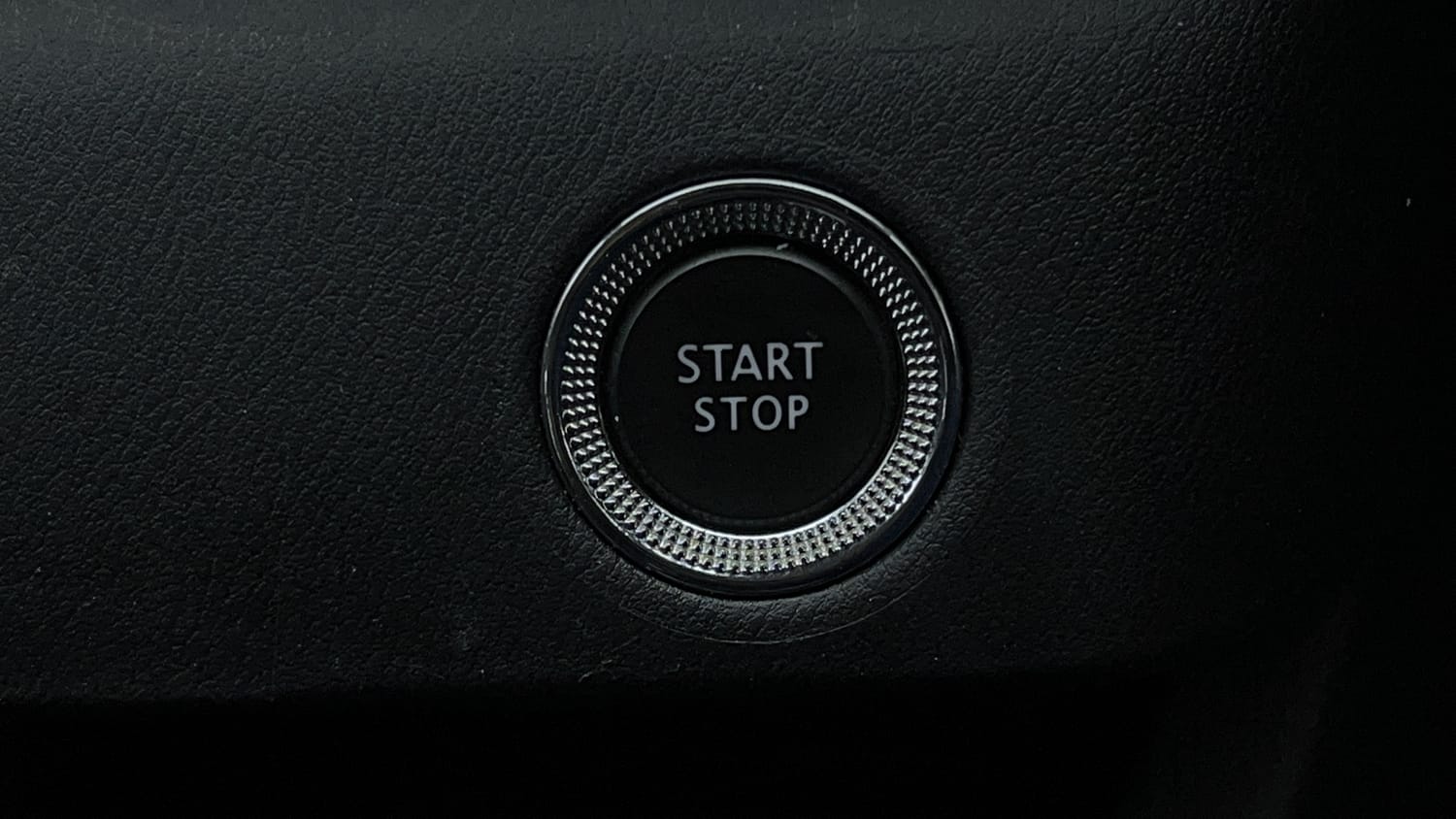 Used 2023 Nissan Magnite XV Premium Petrol Manual top_features Keyless start