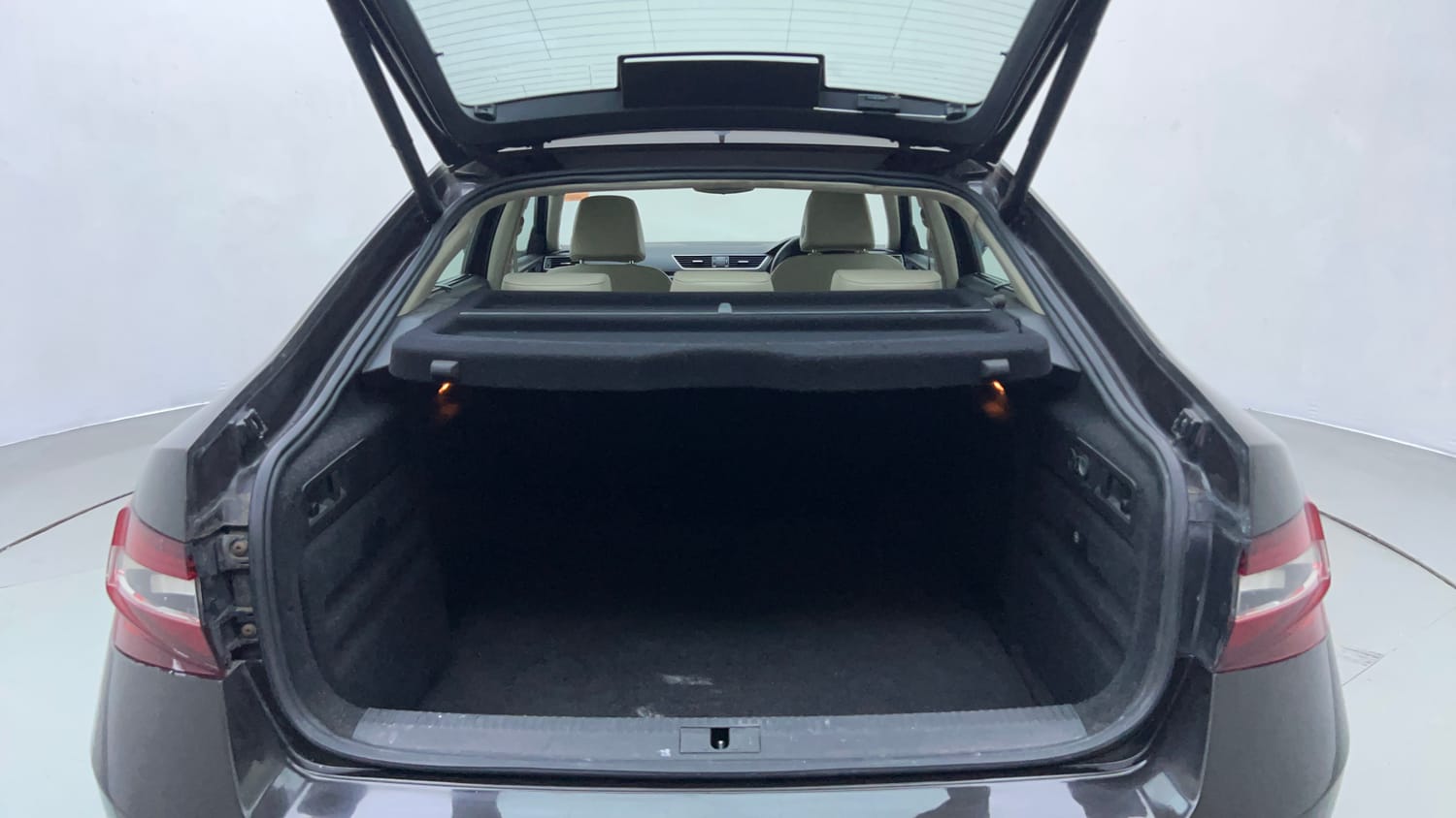 Used 2016 Skoda Superb L&K TDI AT Diesel Automatic interior DICKY INSIDE VIEW
