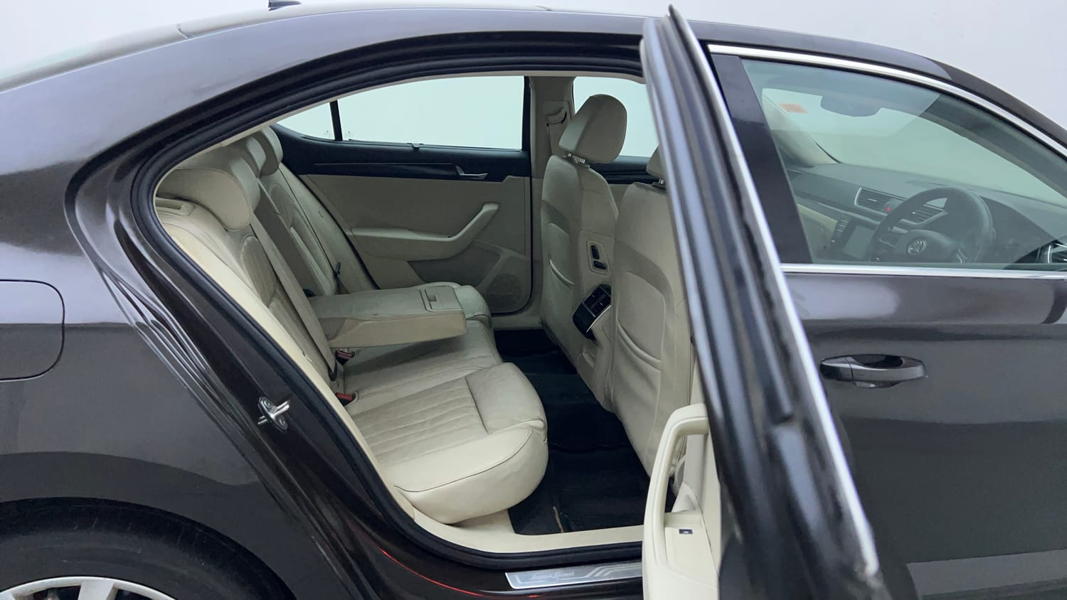 Used 2016 Skoda Superb L&K TDI AT Diesel Automatic interior RIGHT SIDE REAR DOOR CABIN VIEW