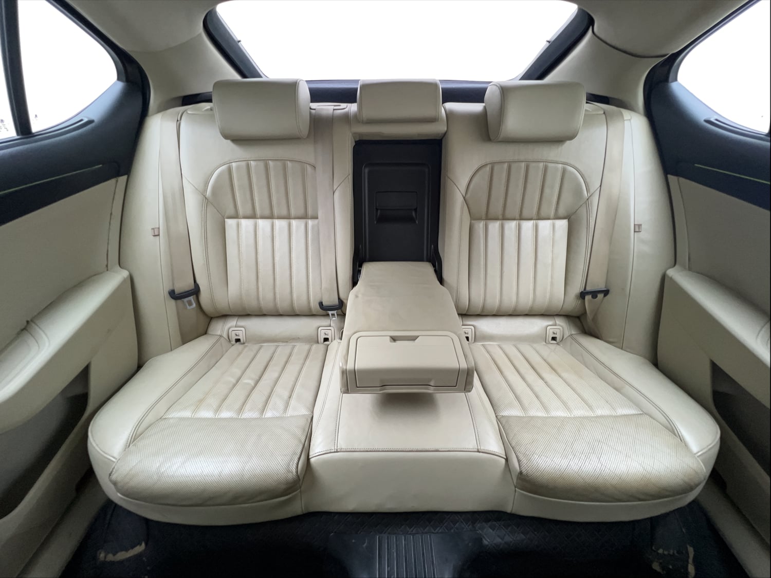 Used 2016 Skoda Superb L&K TDI AT Diesel Automatic interior REAR SEAT CONDITION VIEW
