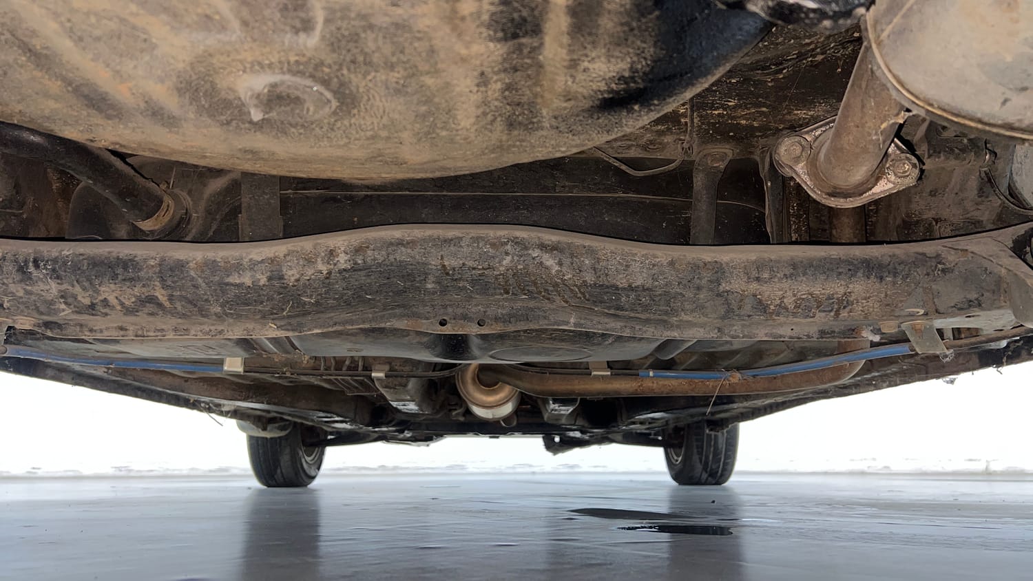Used 2013 Honda Brio VX MT Petrol Manual extra REAR UNDERBODY VIEW (TAKEN FROM REAR)