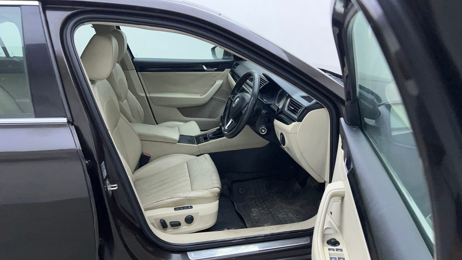 Used 2016 Skoda Superb L&K TDI AT Diesel Automatic interior RIGHT SIDE FRONT DOOR CABIN VIEW