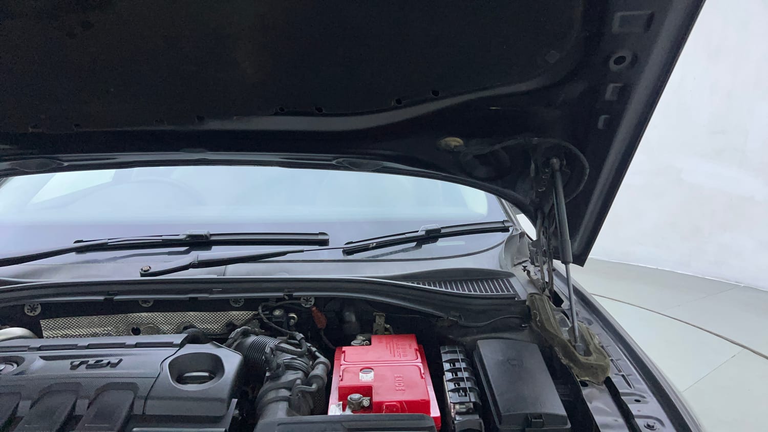 Used 2016 Skoda Superb L&K TDI AT Diesel Automatic engine ENGINE LEFT SIDE HINGE & APRON VIEW