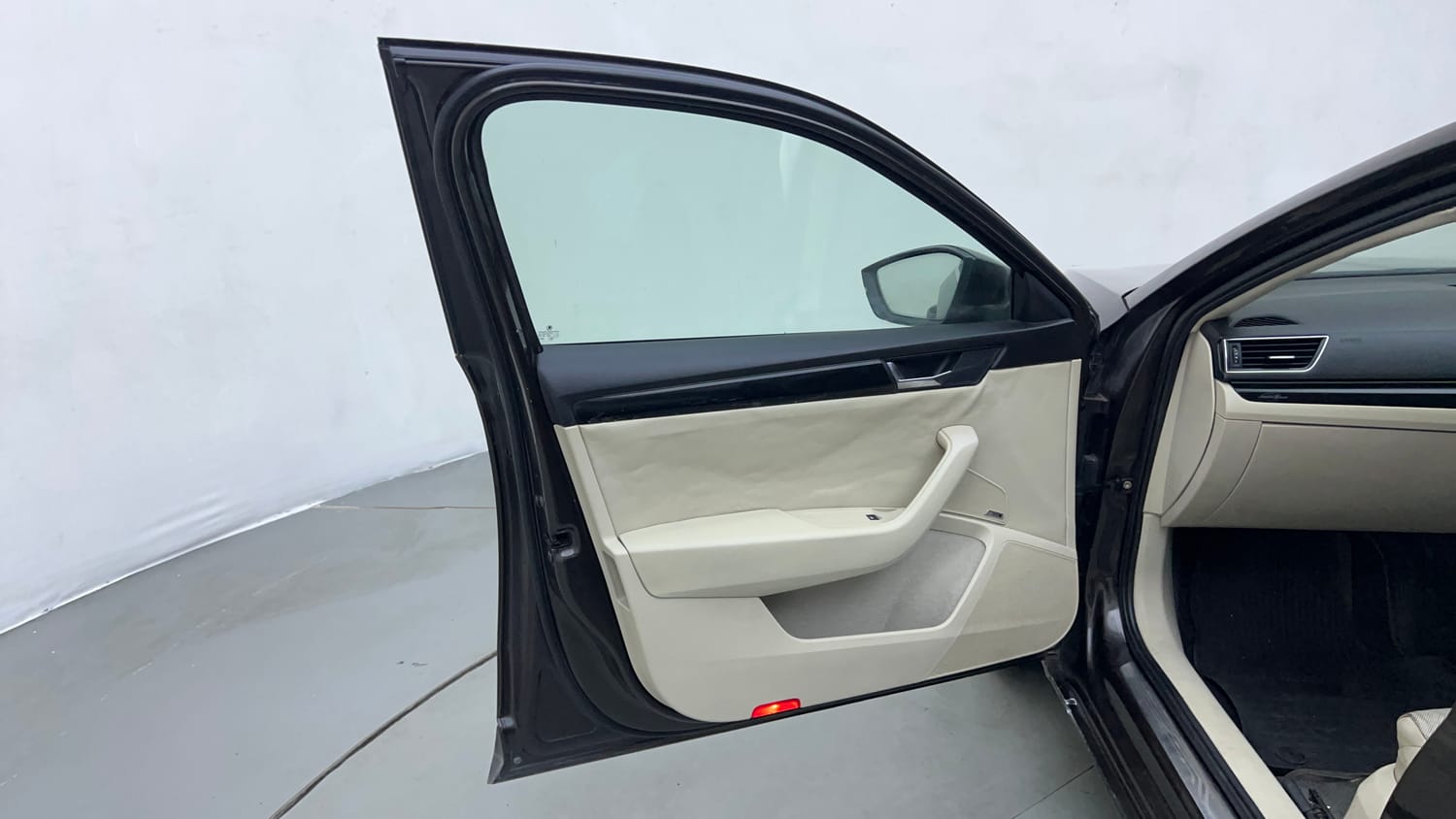 Used 2016 Skoda Superb L&K TDI AT Diesel Automatic interior LEFT FRONT DOOR OPEN VIEW
