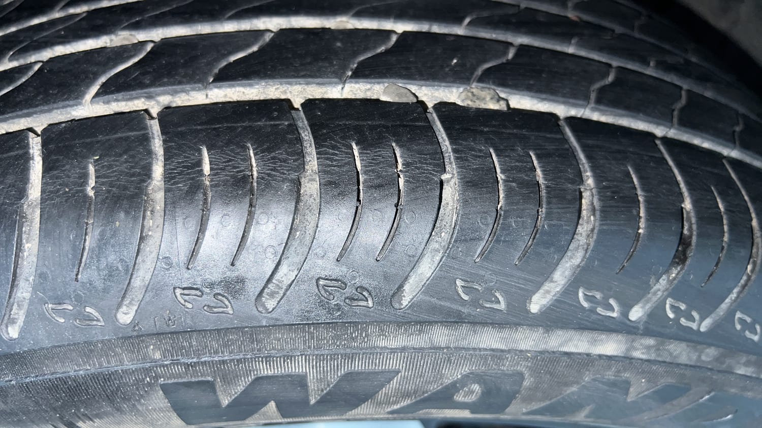 Used 2023 Nissan Magnite XV Premium Petrol Manual tyres RIGHT REAR TYRE TREAD VIEW