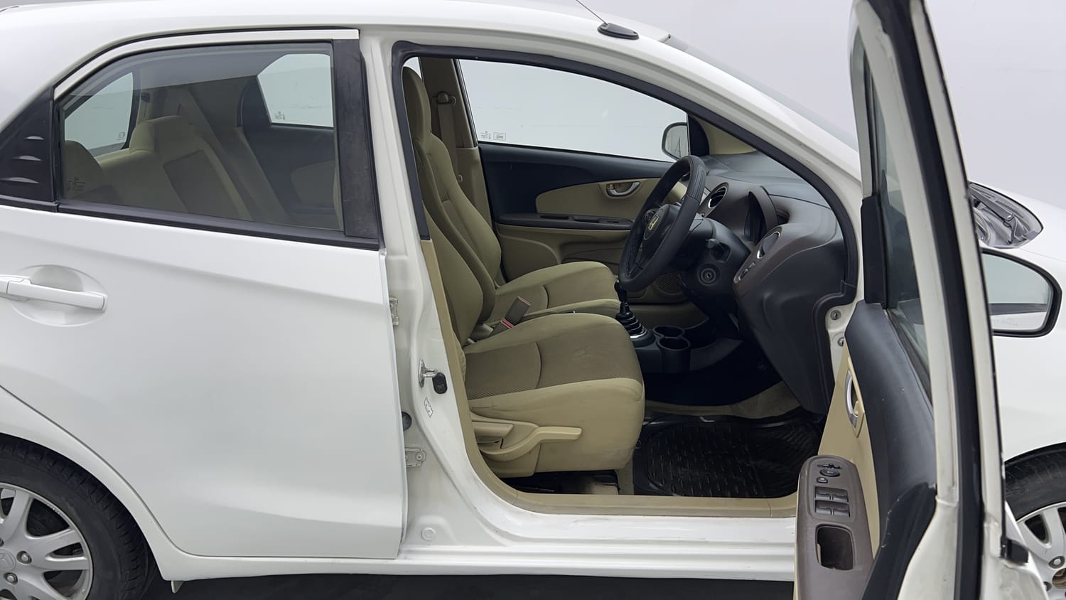 Used 2013 Honda Brio VX MT Petrol Manual interior RIGHT SIDE FRONT DOOR CABIN VIEW