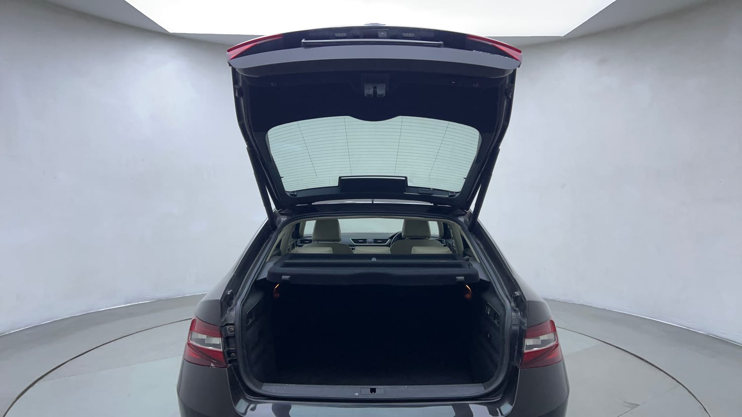 Used 2016 Skoda Superb L&K TDI AT Diesel Automatic interior DICKY DOOR OPEN VIEW
