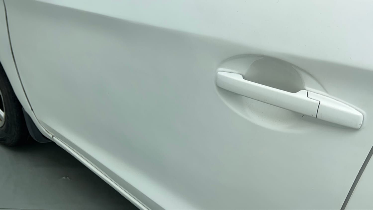 Used 2013 Honda Brio VX MT Petrol Manual dents MINOR SCRATCH