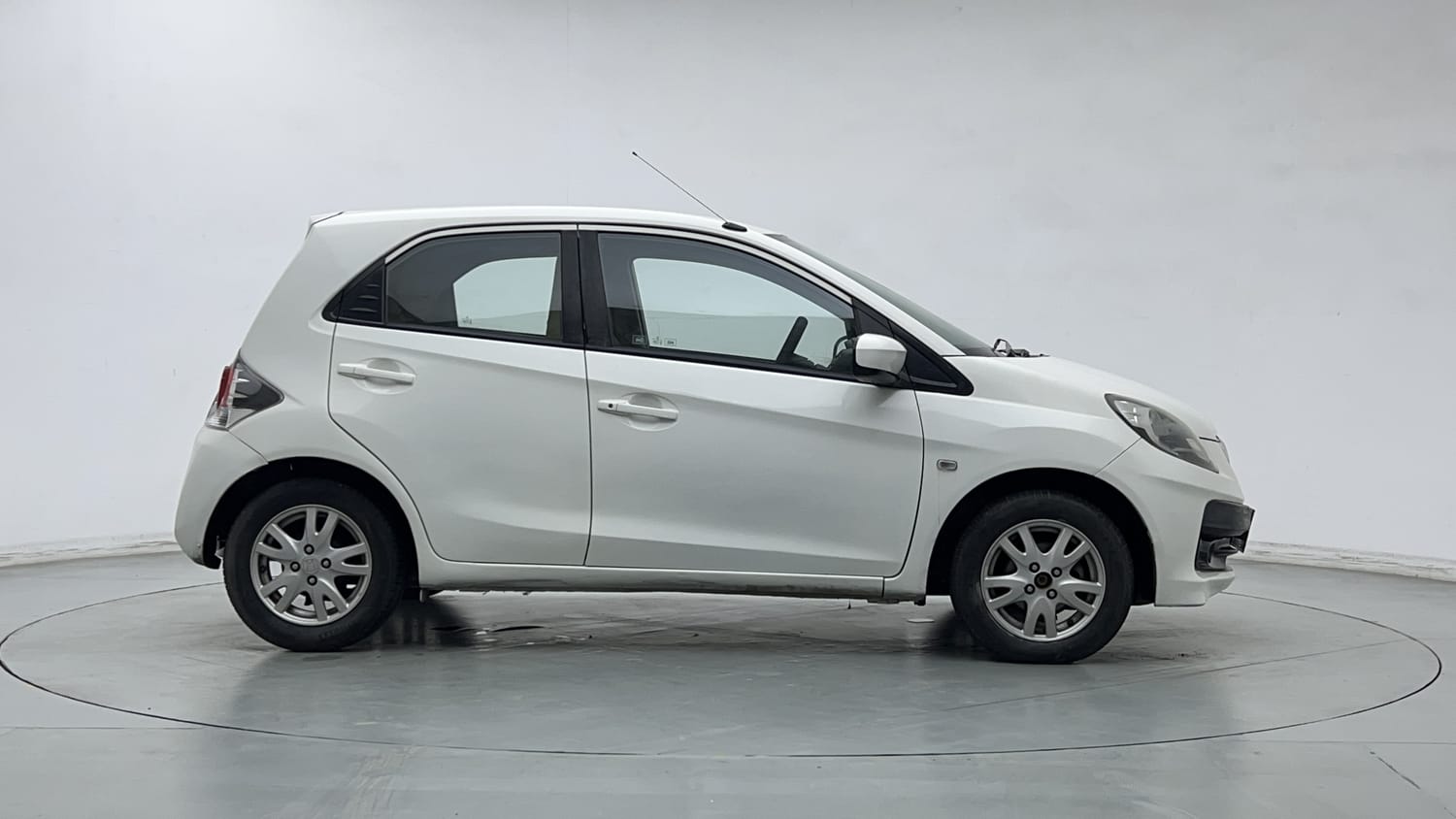 Used 2013 Honda Brio VX MT Petrol Manual exterior RIGHT SIDE VIEW