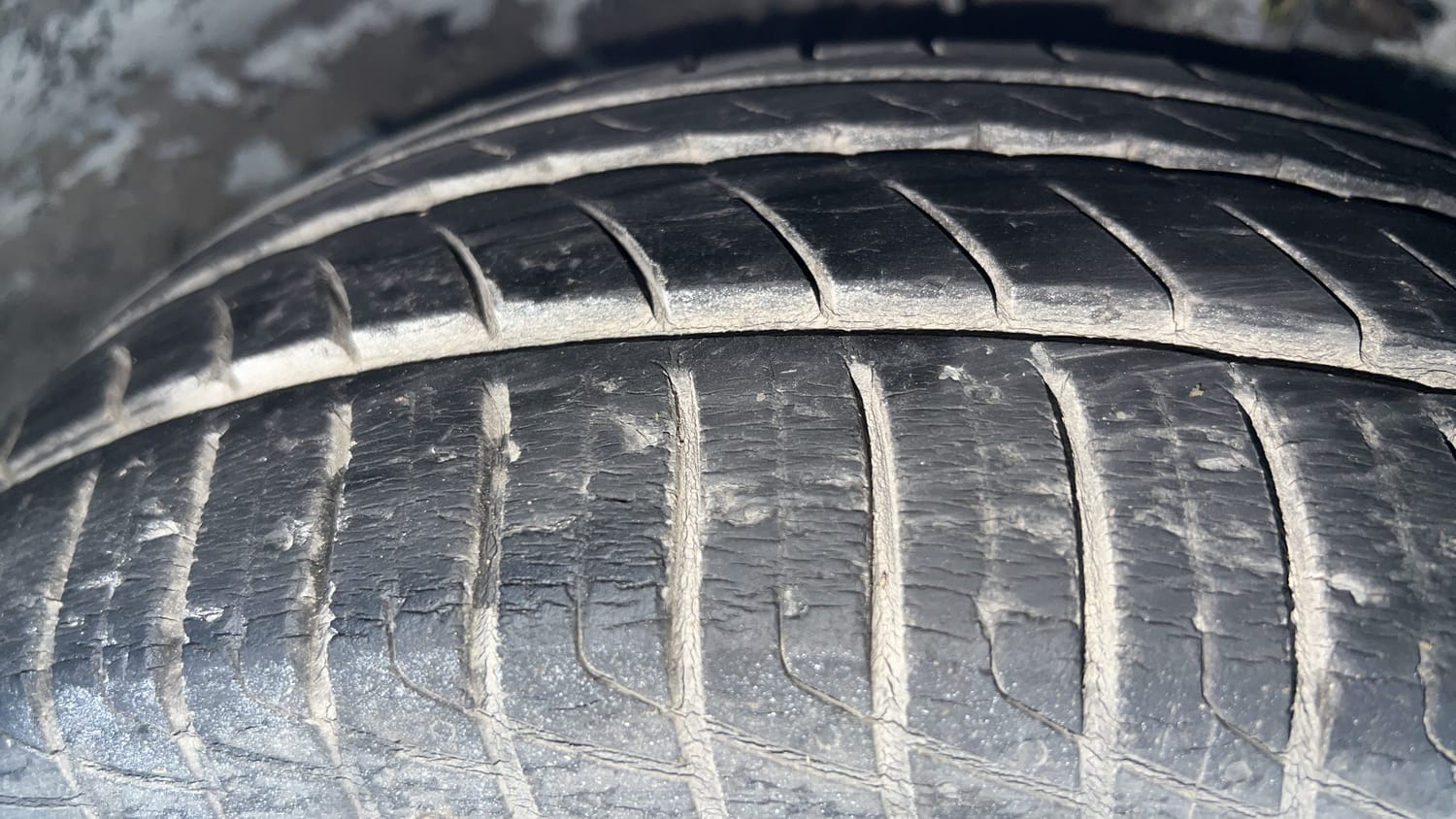 Used 2013 Honda Brio VX MT Petrol Manual tyres RIGHT FRONT TYRE TREAD VIEW