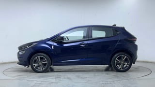 Used 2023 Tata Altroz XZ Plus (O) (S) iCNG Cng Manual exterior LEFT SIDE VIEW