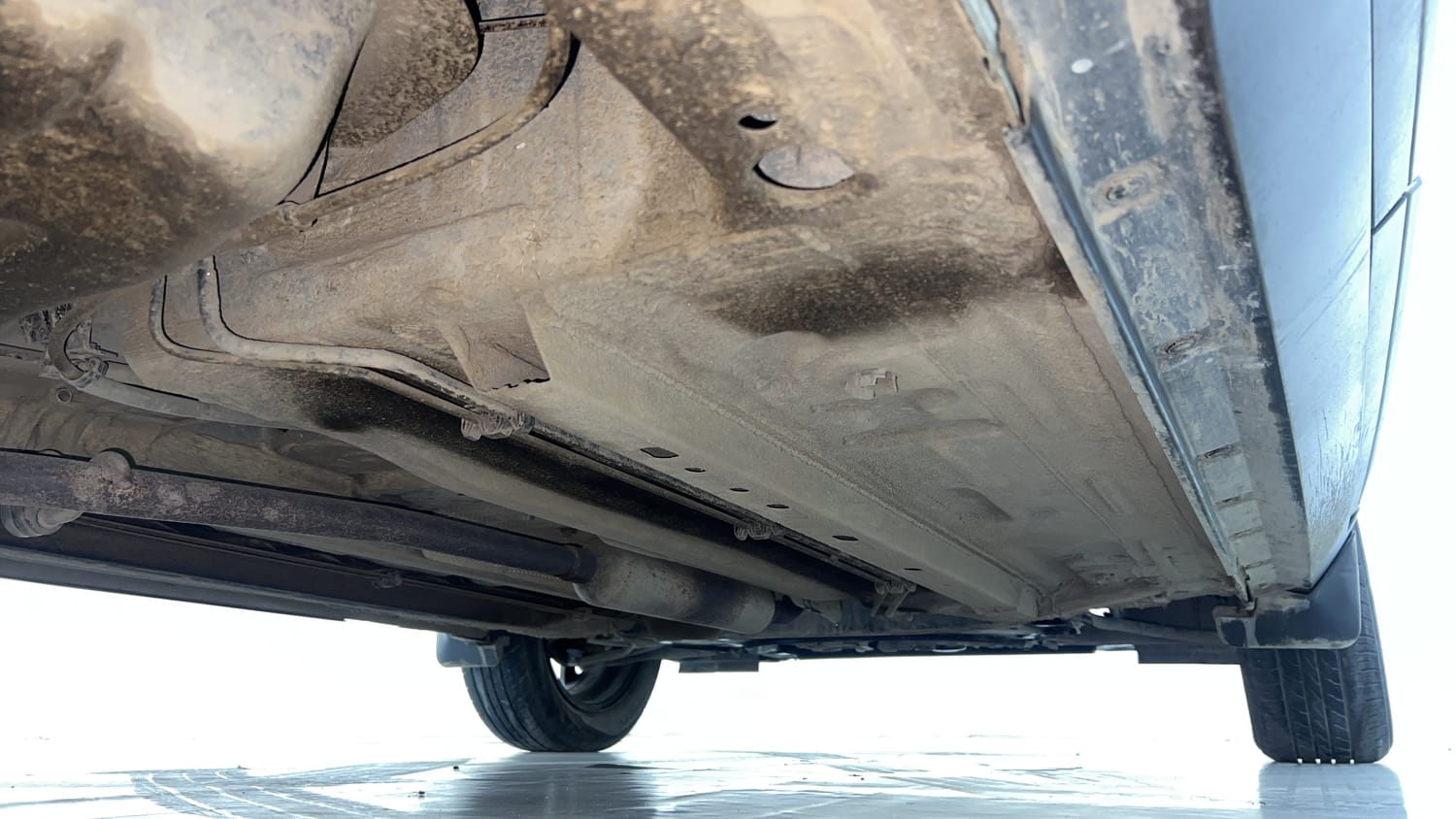 Used 2023 Nissan Magnite XV Premium Petrol Manual extra REAR RIGHT UNDERBODY VIEW