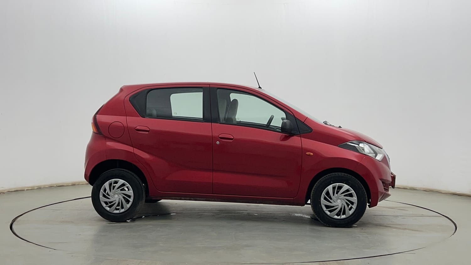 Used 2017 Datsun Redi-GO T (O) Petrol Manual exterior RIGHT SIDE VIEW