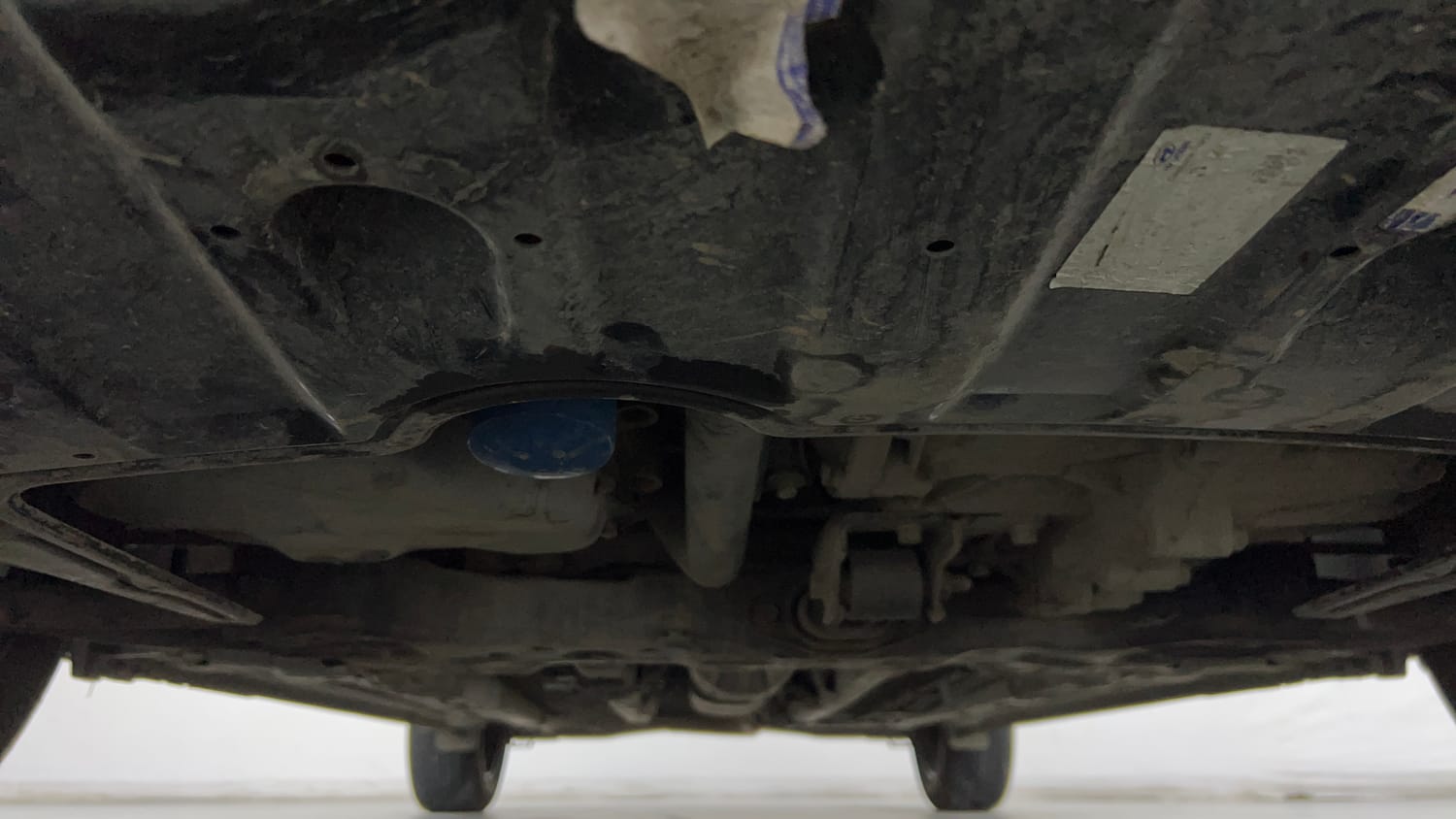 Used 2023 Hyundai Verna SX (O) 1.5 Turbo Petrol DCT Petrol Automatic extra FRONT LEFT UNDERBODY VIEW